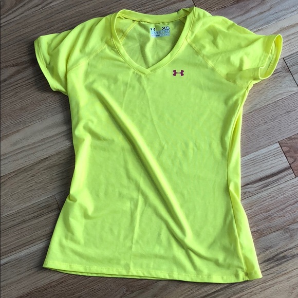UA Semi Fitted Vneck XS - Picture 1 of 1